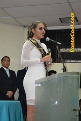 Inscripción de Nicol Pérez candidata a Reina de Ambato 2016
