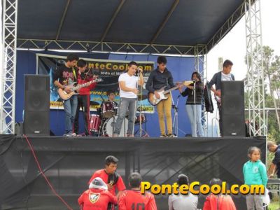 Festival deportivo, artístico y gastronómico Unidad Educativa Bolívar 2016
